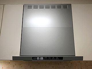 東京都町田市にお住まいのM様宅のレンジフードを「TLR-3S-AP601SV」に交換させていただきました。