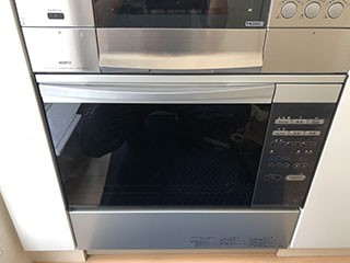 東京都大田区にお住まいのO様宅のオーブンを「NDR420EK」に交換させていただきました。