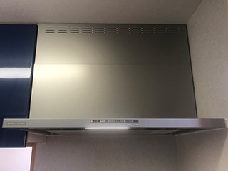 横浜市旭区にお住まいのM様宅のレンジフードをリンナイ「OGRシリーズ」OGR-REC-AP901LSVに交換させていただきました。