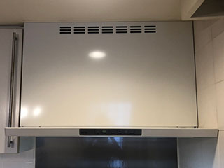 2021年7月4日、横浜市中区にお住まいのM様宅のレンジフードをリンナイ「XGRシリーズ」XGR-REC-AP903Wに交換させていただきました。