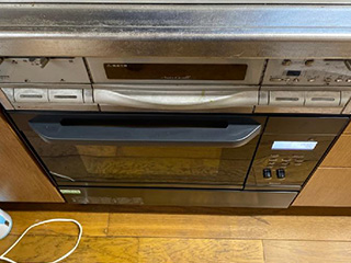 2021年10月2日、東京都杉並区にお住まいのS様宅のオーブンをリンナイ「S15シリーズ」RSR-S15E-Bに交換させていただきました。