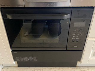 2021年10月27日、東京都日野市にお住まいのI様宅のオーブンをリンナイ「S15シリーズ」RSR-S15E-Bに交換させていただきました。